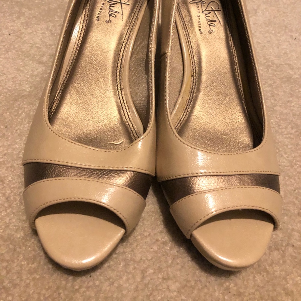 Life Stride open toe shoes women